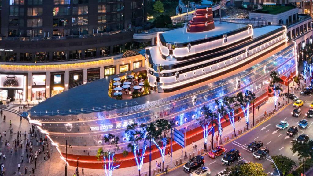 LV Boat - Địa điểm checkin xa hoa