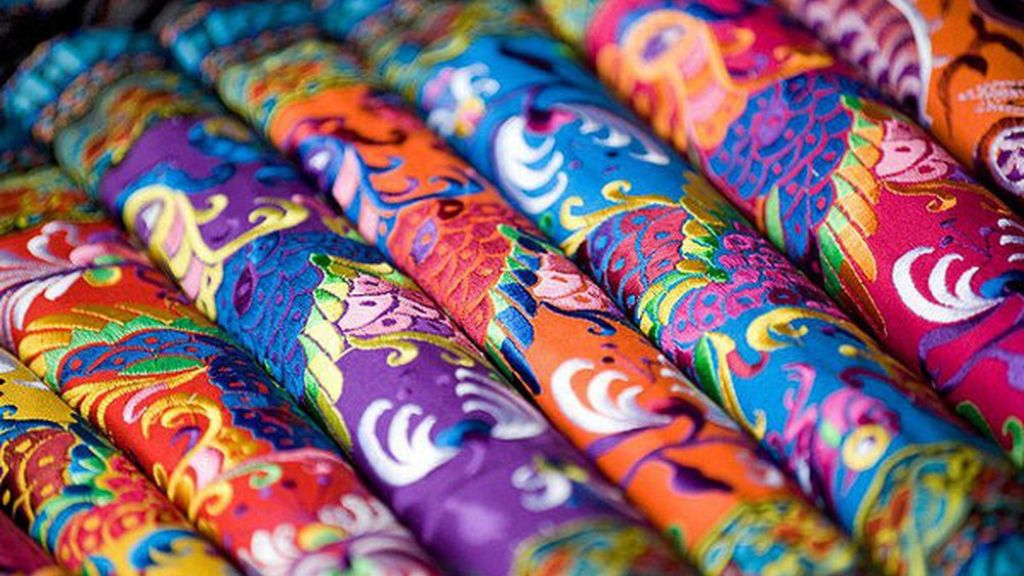 Đoàn mua sắm sản phẩm tơ lụa Thượng Hải,