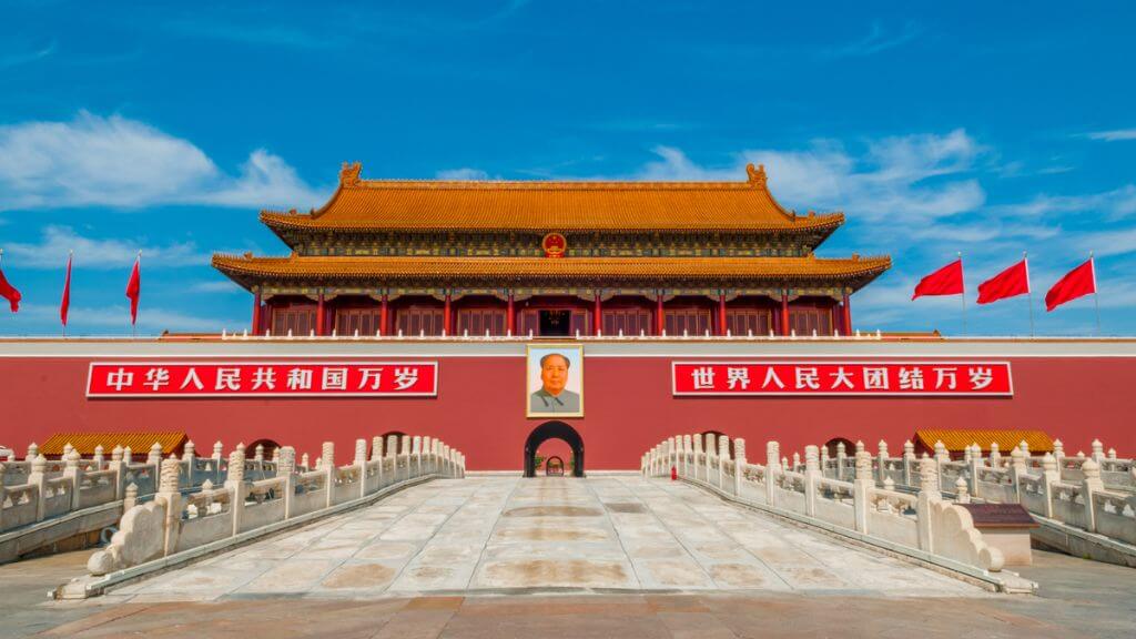 Thăm quan Quảng Trường Thiên An Môn với sức chứa lên đến một triệu người