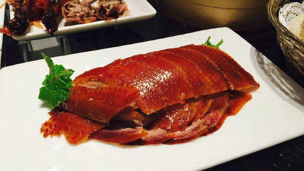 Vịt quay Bắc Kinh được mệnh danh là món ăn nổi tiếng nhất của Bắc Kinh