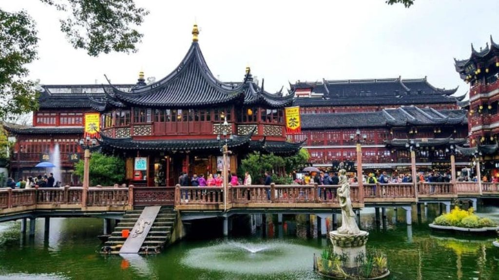 Miếu Thành Hoàng Di tích lịch sử cổ kính Trung Hoa