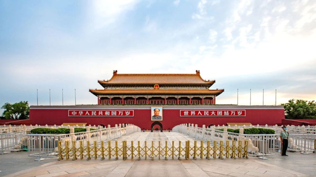 Quảng trường Thiên An Môn trung tâm văn hóa lịch sử nổi tiếng ở Bắc Kinh