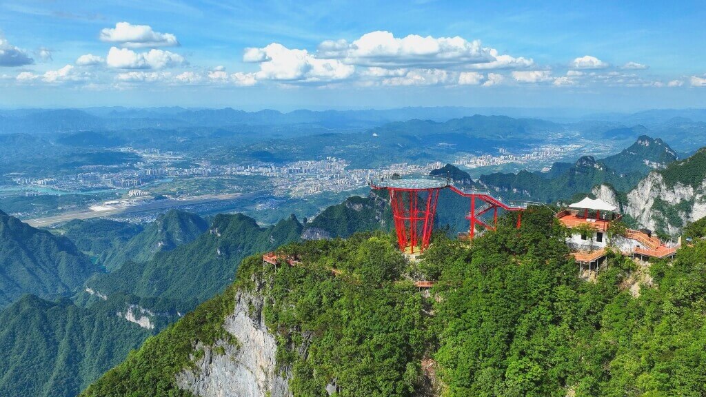 Đi tour du lịch Trương Gia Giới ngắm nhìn thiên nhiên tuyệt mỹ tại Thất Tinh Sơn