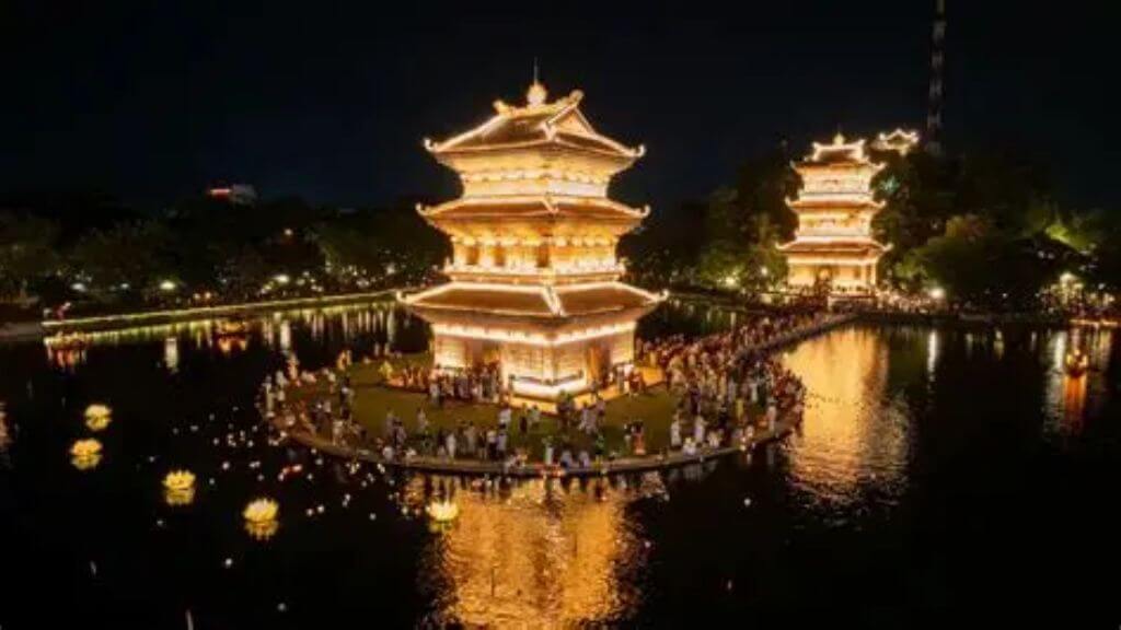 Tháp Tứ Ân - Phố cổ Hoa Lư