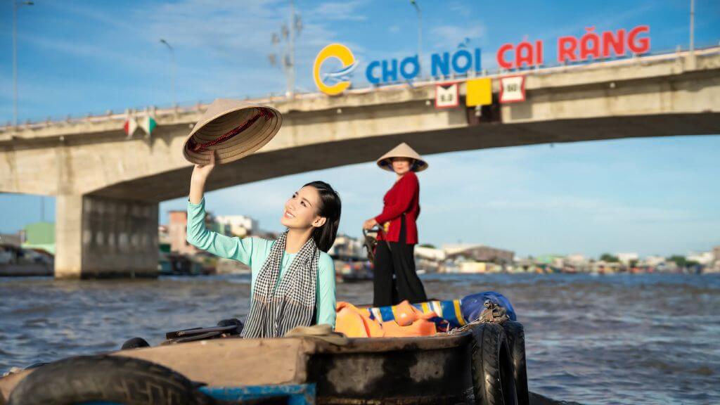 Tham quan và check in tại chợ nổi Cái Răng