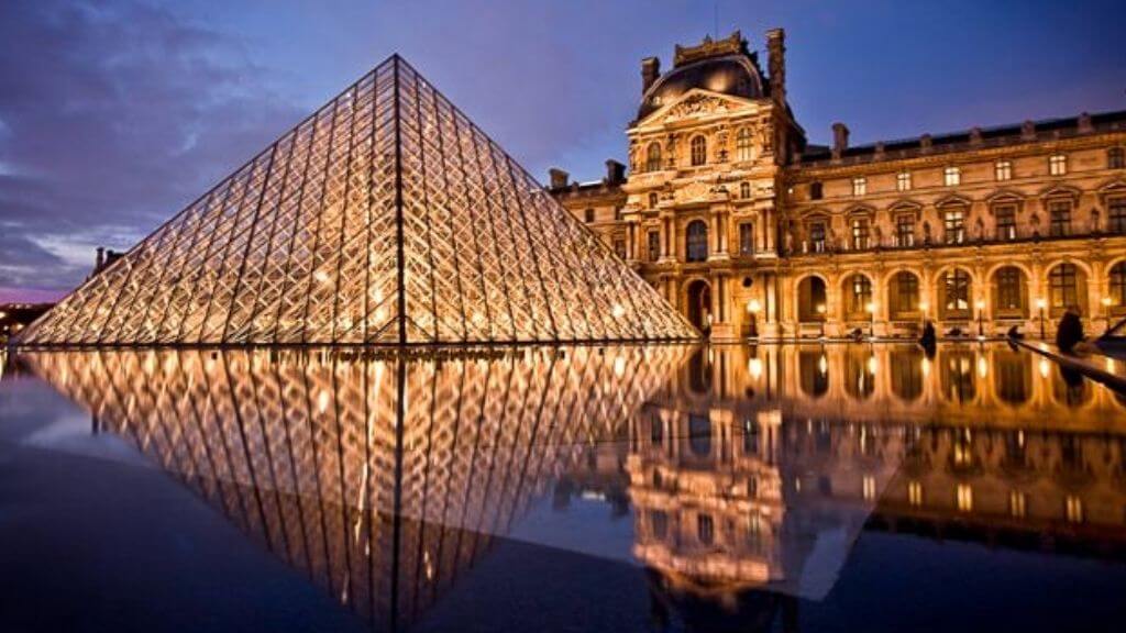 Chiêm ngưỡng những kiệt tác vượt thời gian Louvre giữa trái tim Paris