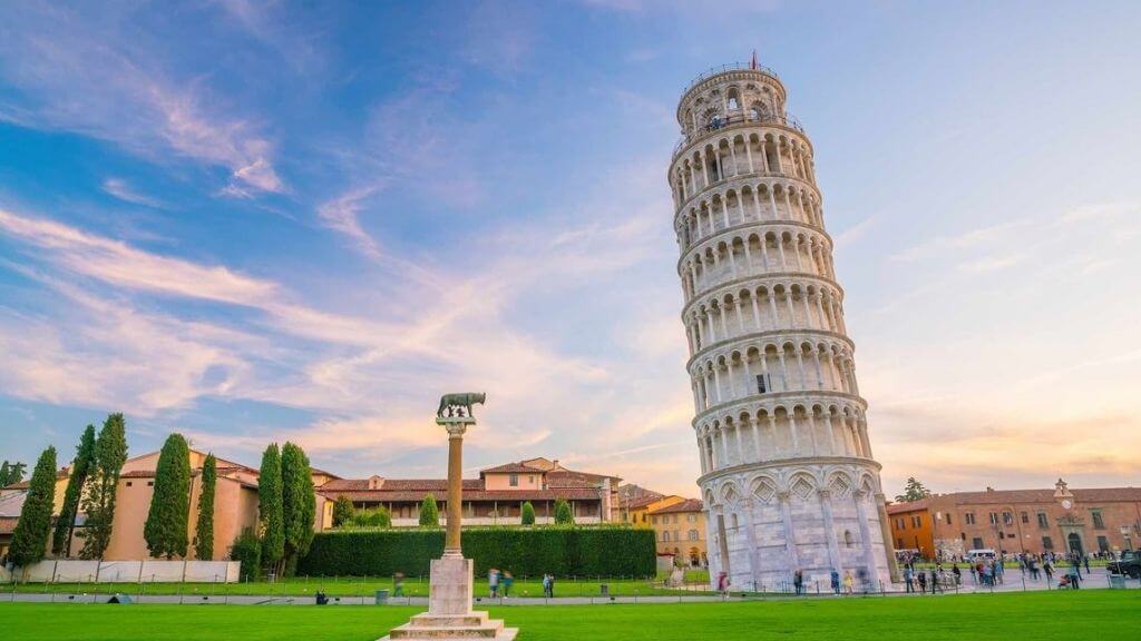 Tháp nghiêng Pisa – kỳ quan không thể bỏ lỡ của Ý