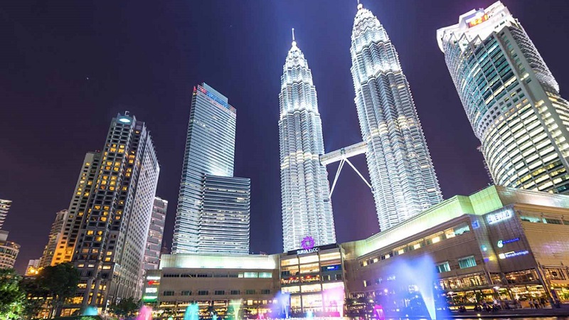 Petronas Twin Tower về đêm