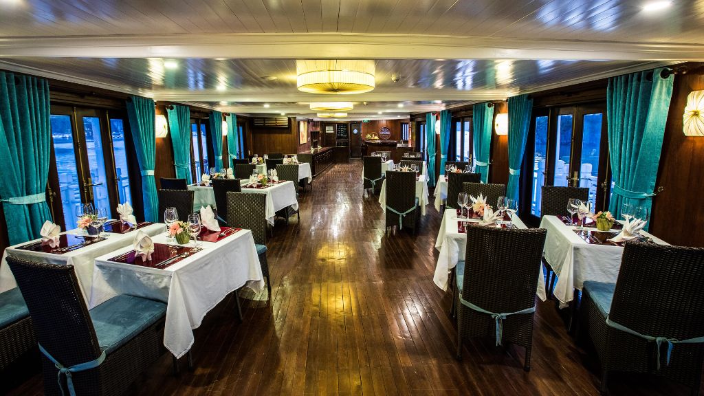 Nhà hàng của Bhaya Classic Cruises