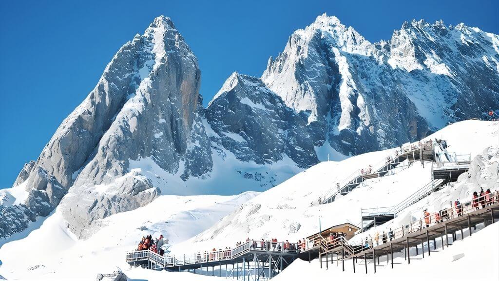 Trải nghiệm không gian núi tuyết khoác áo mùa xuân rực rỡ