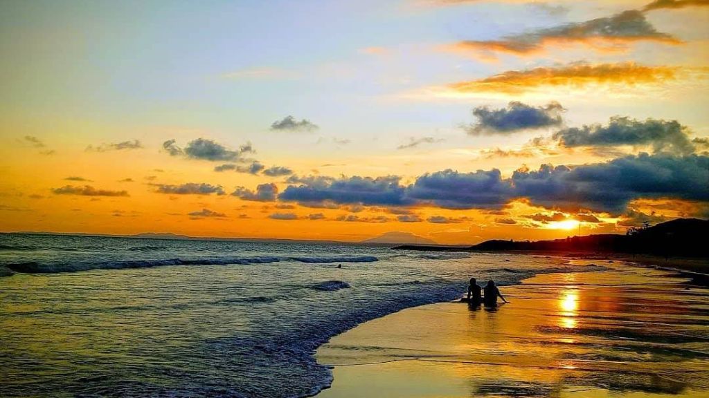 Dạo biển, ngắm bình minh tại Mũi Né