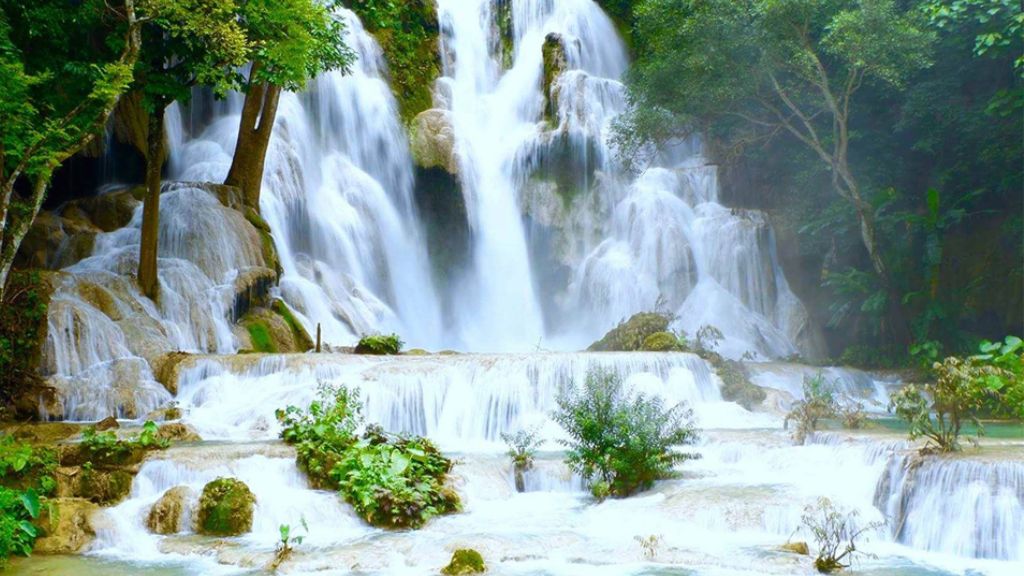 Surreal beauty at Kuangxi Falls