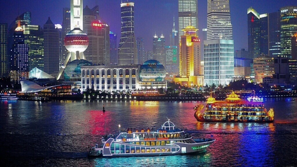 Trải nghiệm du thuyền trên sông Hoàng Phố