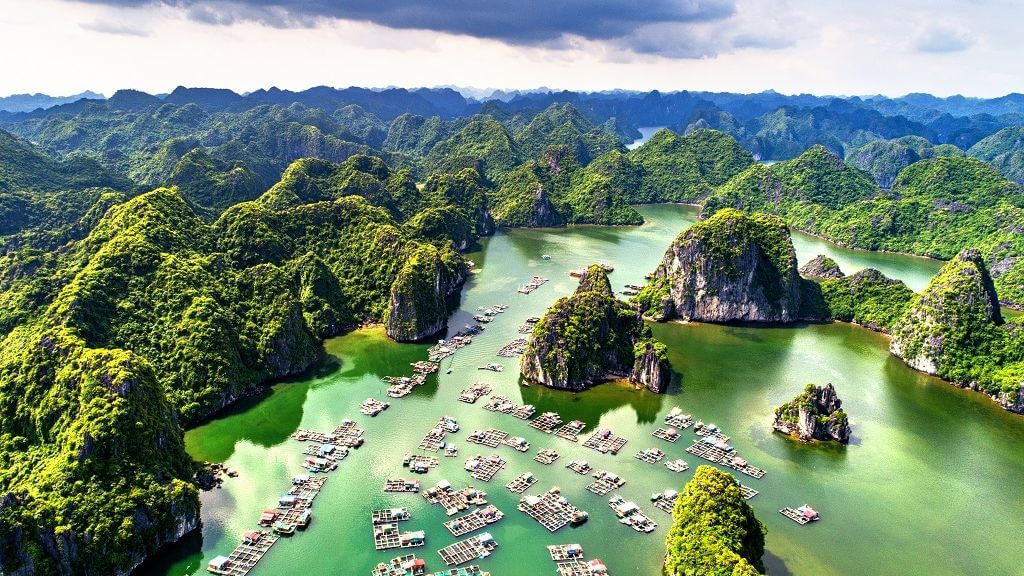 Vịnh Lan Hạ, viên ngọc xanh của Cát Bà