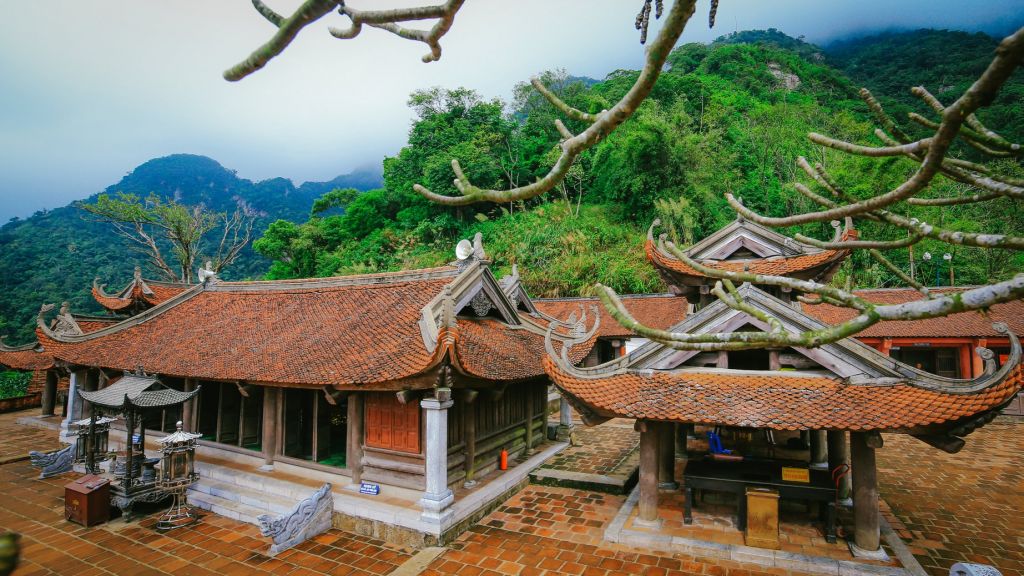 Chùa Hoa Yên với kiến trúc Phật Giáo đặc trưng
