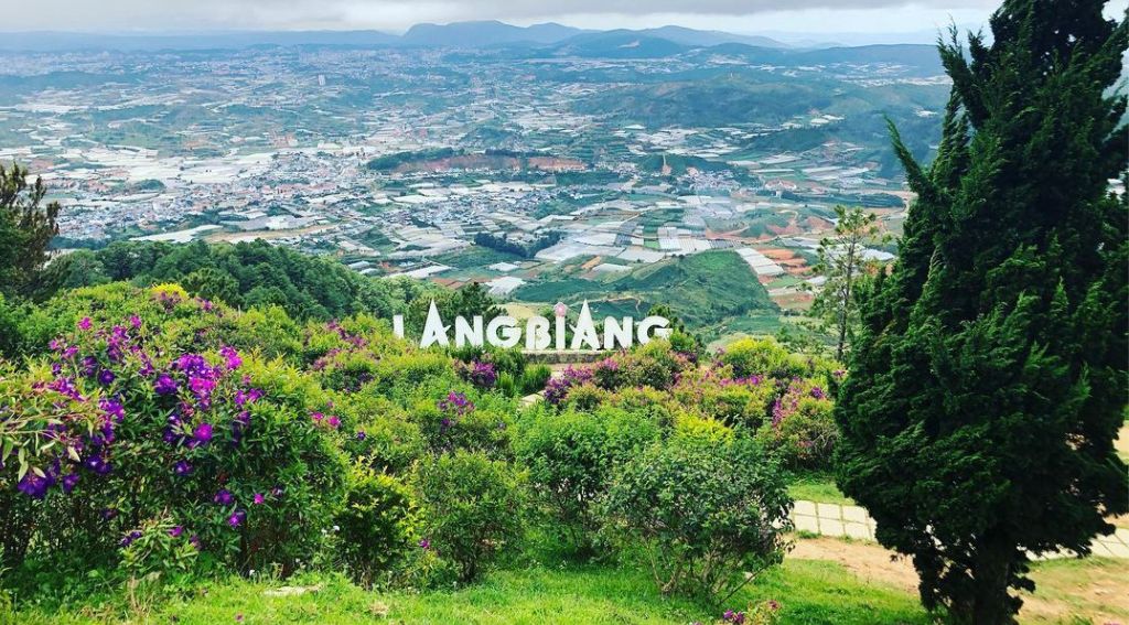 Núi LangBiang nhìn từ trên cao