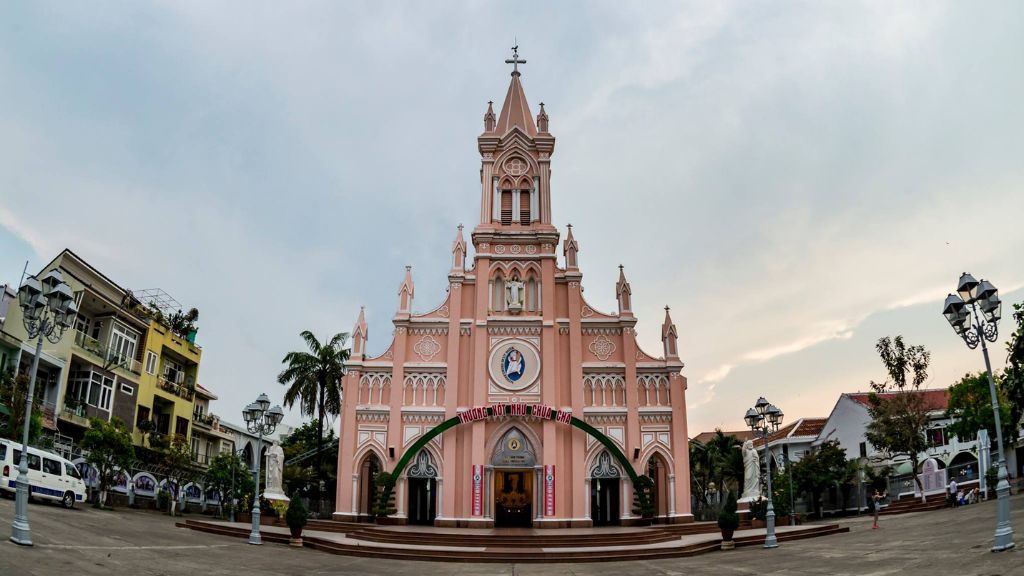 Nhà thờ Chính tòa Đà Nẵng với kiến trúc Gothic độc đáo