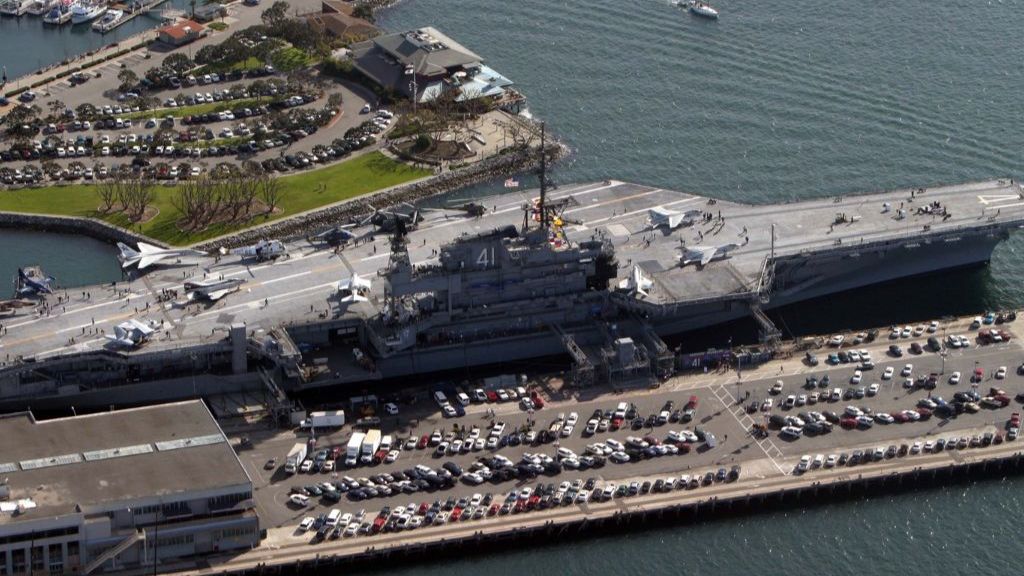 Chiêm ngưỡng Tàu sân bay USS Midway của Hải quân Hoa Kỳ