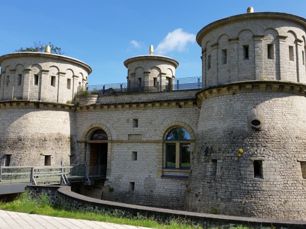Pháo đài Forth Thungen
