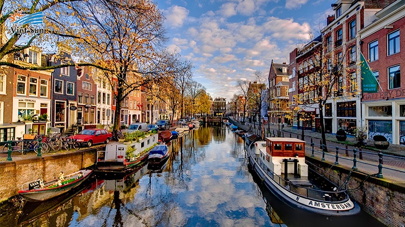 Đi Thuyền Trên Kênh Amsterdam