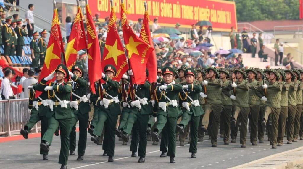 Du khách trực tiếp chứng kiến Lễ duyệt binh long trọng
