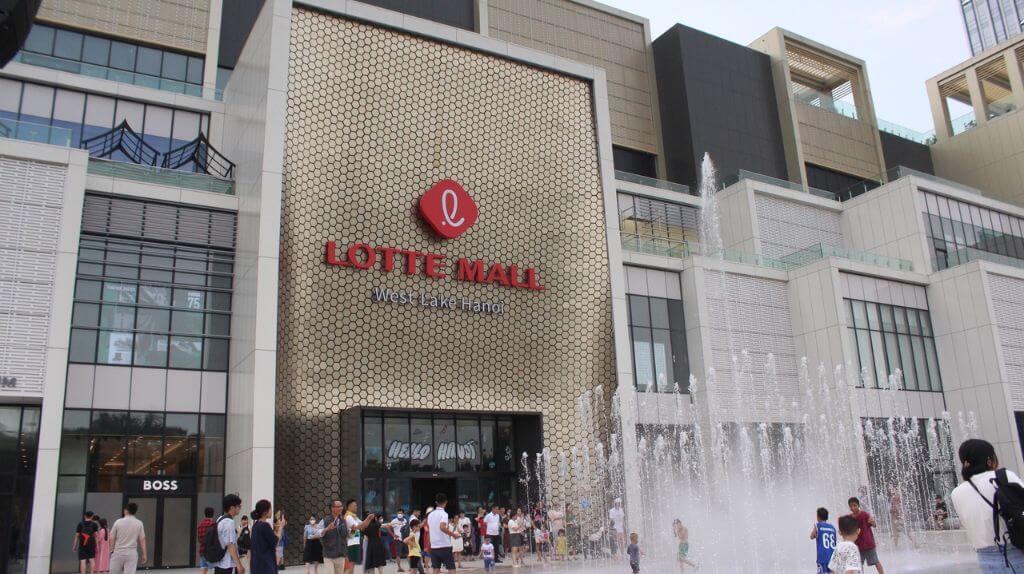 Quý khách trải nghiệm giải trí tại Lotte Mall Tây Hồ
