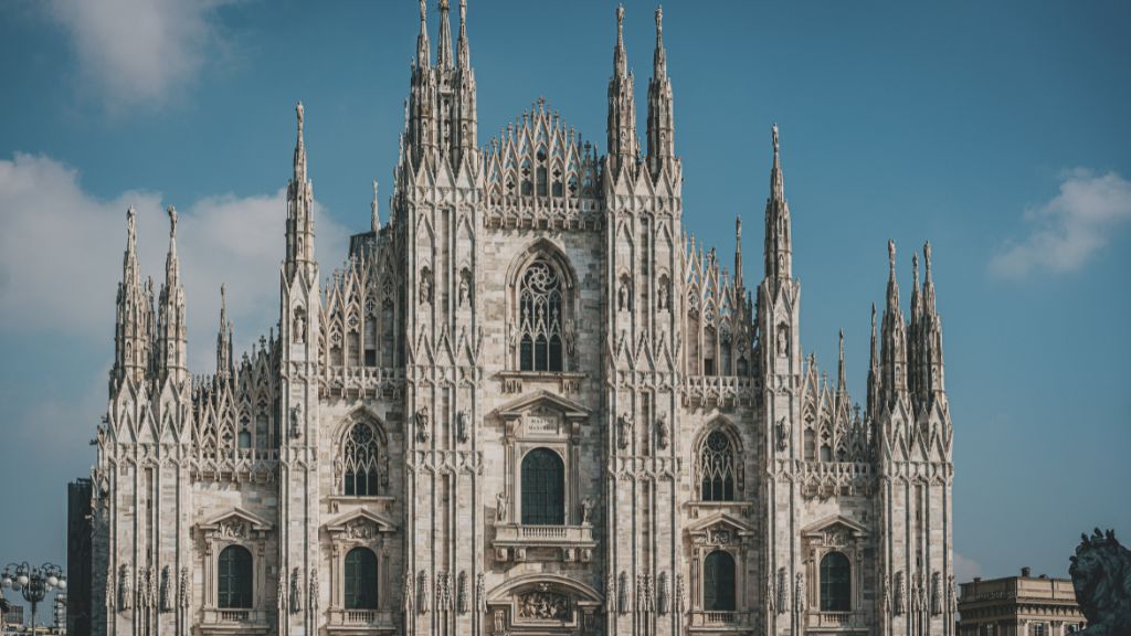 Nhà thờ Duomo phong cách Gothic nổi tiếng
