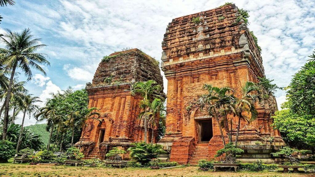 Tháp Đôi   một trong những di tích của Champa tại Quy Nhơn