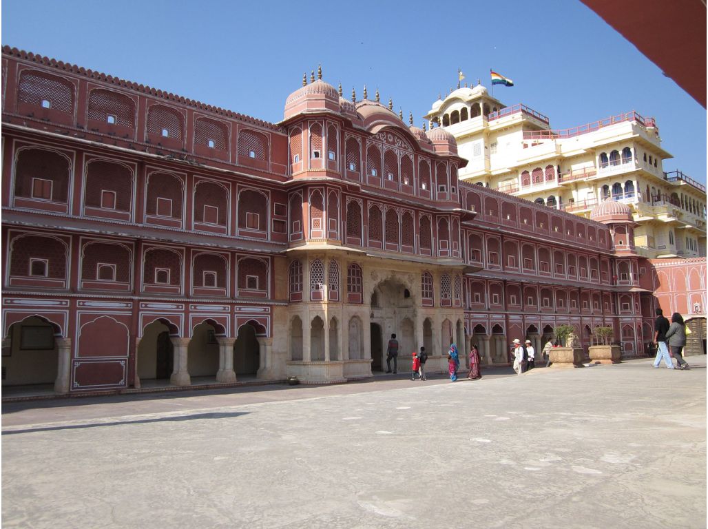 Tham quan Maharaja’s City Palace