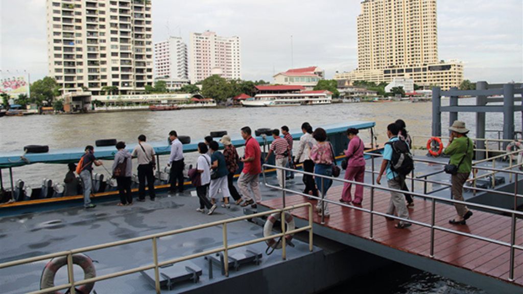 “Dạo thuyền trên  dòng sông Chaophraya Huyền thoại