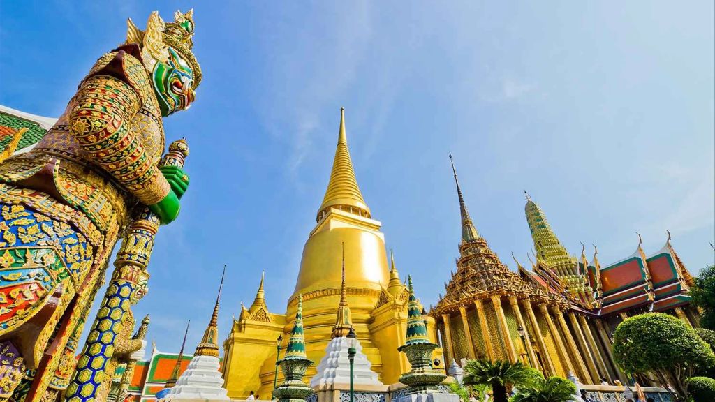 Chiêm ngưỡng kiến trúc độc đáo tại chùa Phật Ngọc