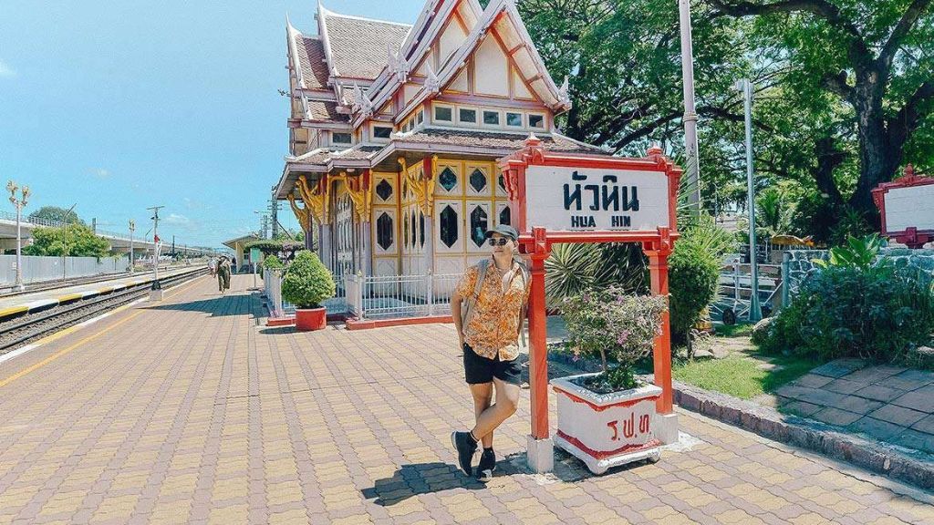 Du khách checkin tại Hua Hin