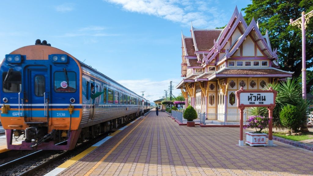Tham quan chụp ảnh tại ga xe lửa đẹp nhất Thái Lan