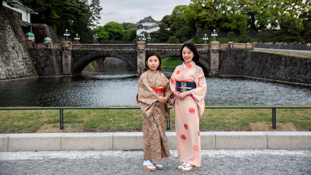 Chụp hình với Kimono tại Cung điện Hoàng gia