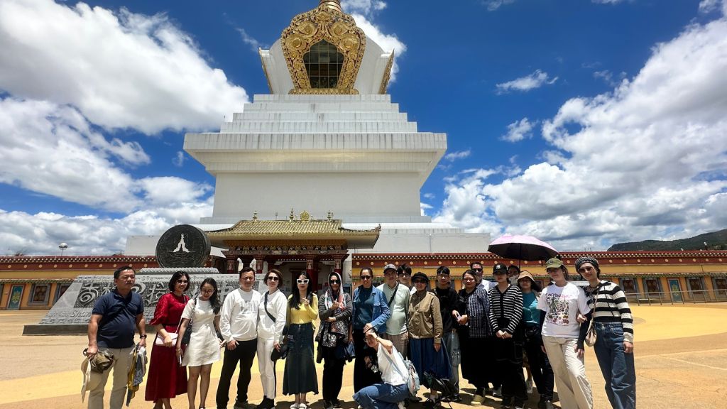 Đoàn khách của BestPrice Travel đặt tour khám phá Vân Nam