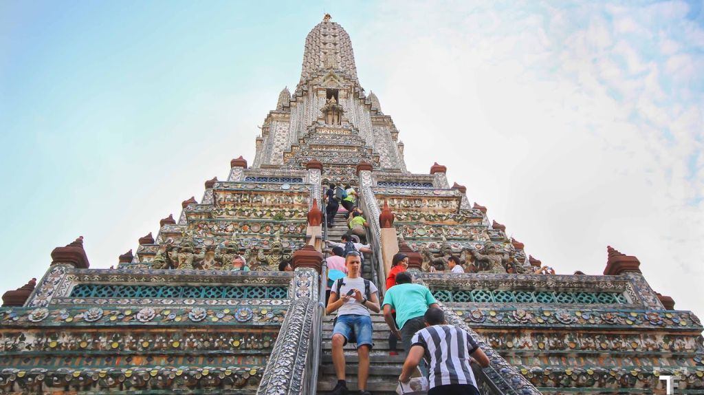 Chiêm bái và cầu những điều may mắn tốt lành tại Chùa Wat Arun
