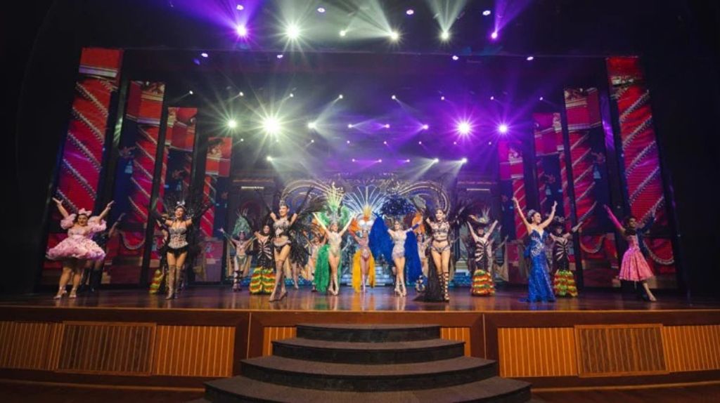 Thưởng thức show âm nhạc ca múa hát hoành tráng tại Pattaya