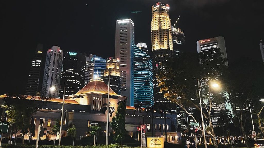 Nhà Quốc Hội Singapore lung linh trong đêm