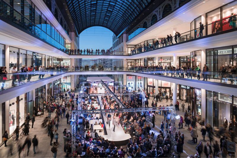 Mall of Berlin nổi bật với không gian mua sắm hiện đại giữa khu vực trung tâm thủ đô Berlin.