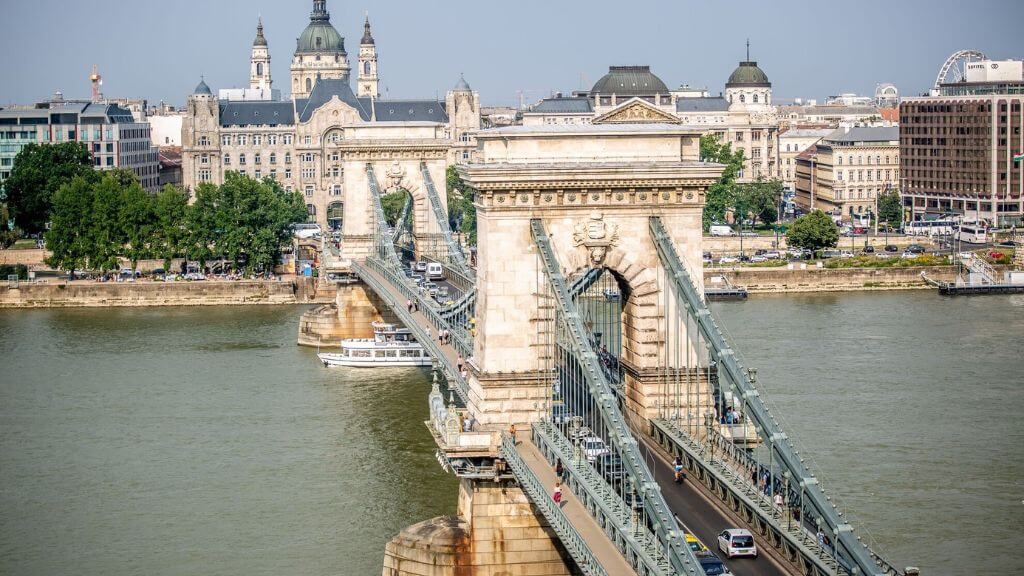 Cầu Xích Szechenyi – cây cầu treo đầu tiên của Hungary