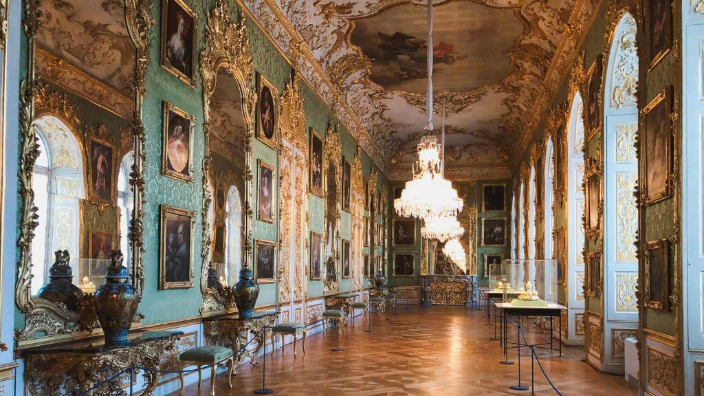Không gian sang trọng bên trong của Munich Residenz