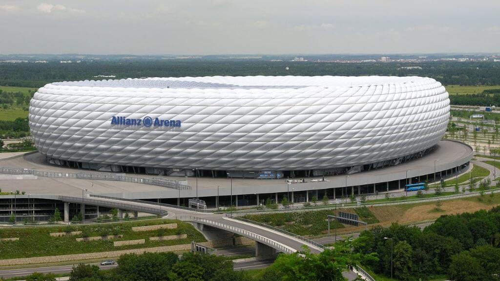 Kiến trúc ấn tượng của sân vận động Allianz Arena