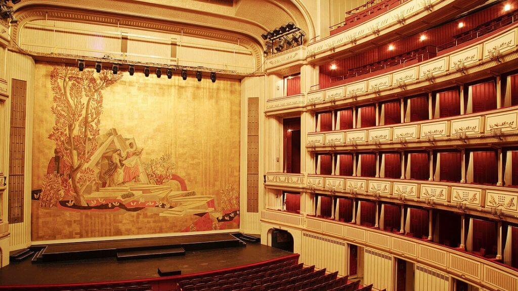 Kiến trúc bên trong của Nhà hát Opera Vienna
