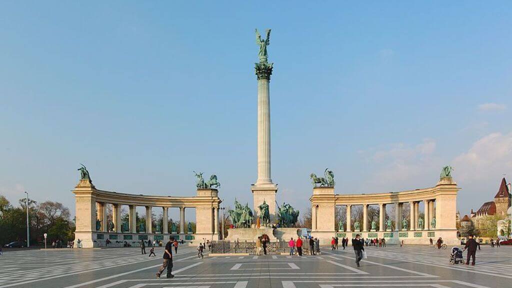 Quảng trường Hero – nơi tôn vinh các vị anh hùng dân tộc của Hungary