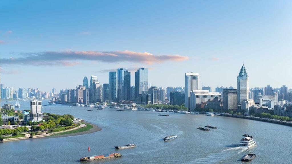 Trải nghiệm du thuyền trên sông Hoàng Phố ngắm cảnh đẹp 2 bờ Tây   Đông tại Thượng Hải