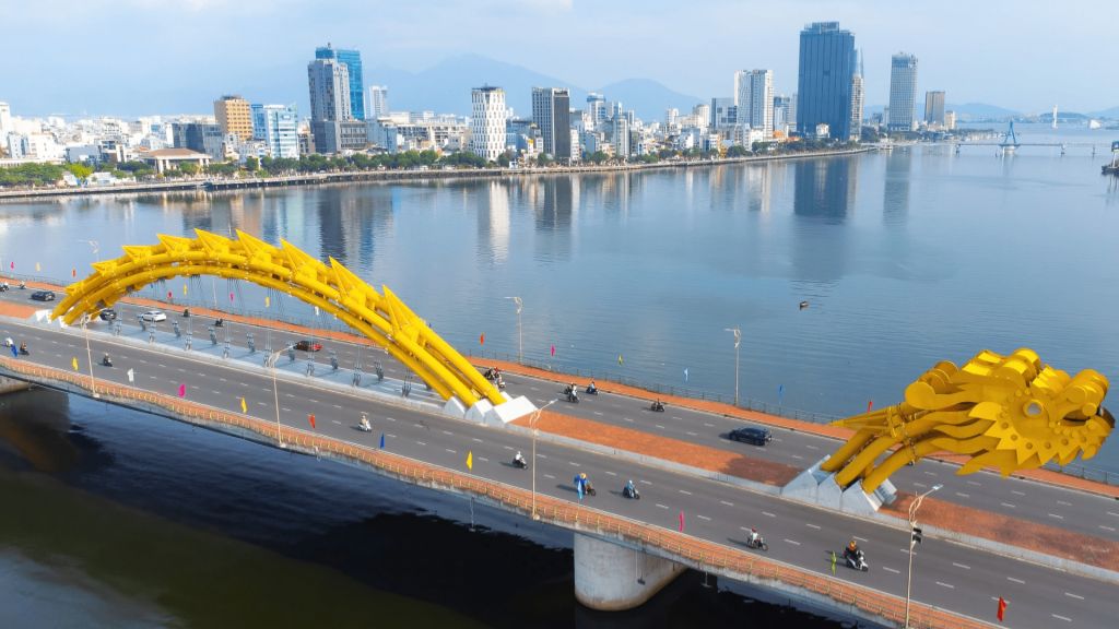 Cầu Rồng – biểu tượng hiện đại của thành phố Đà Nẵng