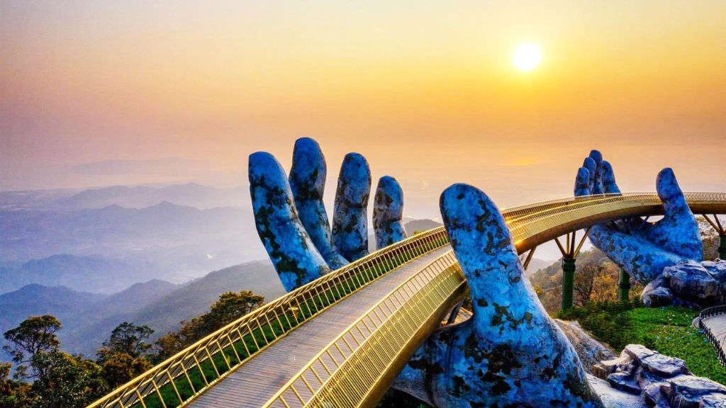 Cầu Vàng Đà Nẵng nổi tiếng