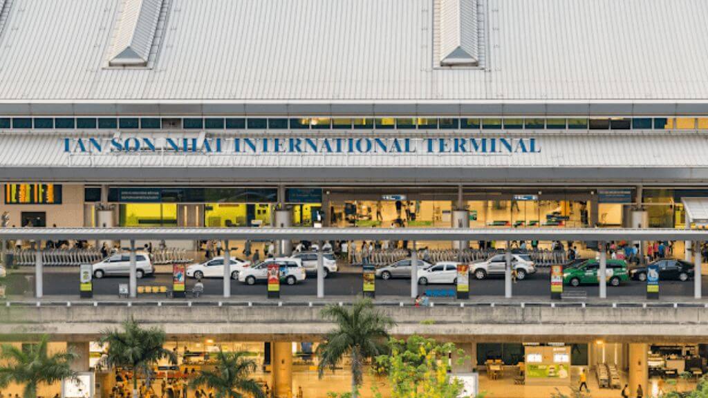 Quý khách có mặt tại ga đi quốc tế Sân bay Quốc tế Tân Sơn Nhất khởi hành đi Thượng Hải