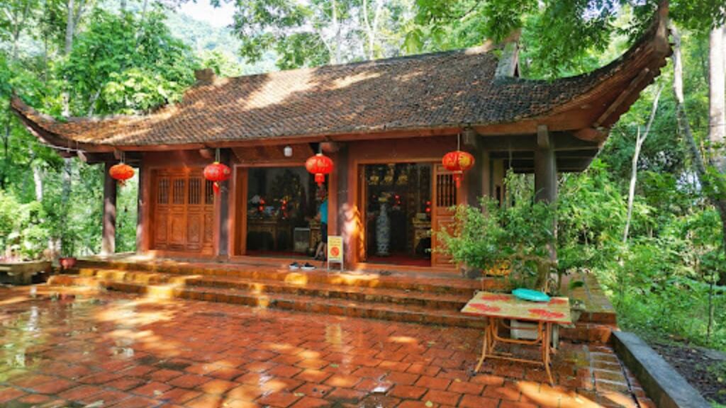 Đền An Mạ một ngôi đền linh thiêng nằm giữa thiên nhiên tươi đẹp