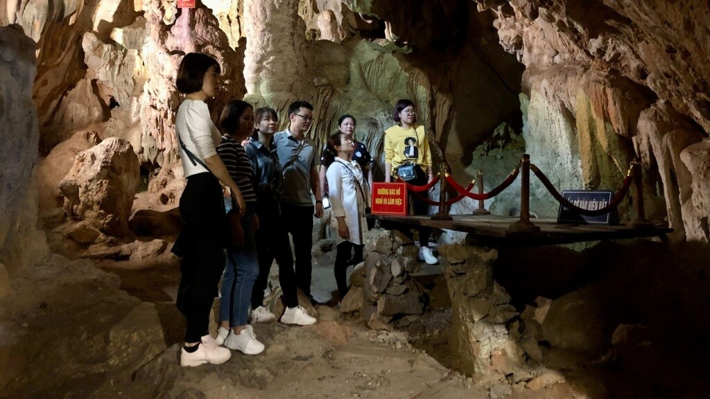 Hang Pác Bó hành trình tìm về cội nguồn lịch sử và khám phá thiên nhiên